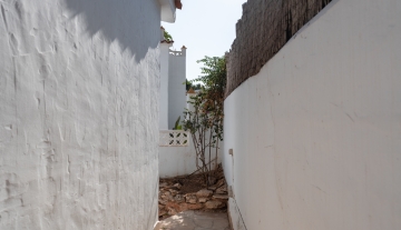 Resa Estates house huis te koop Siesta exterior side house.jpg